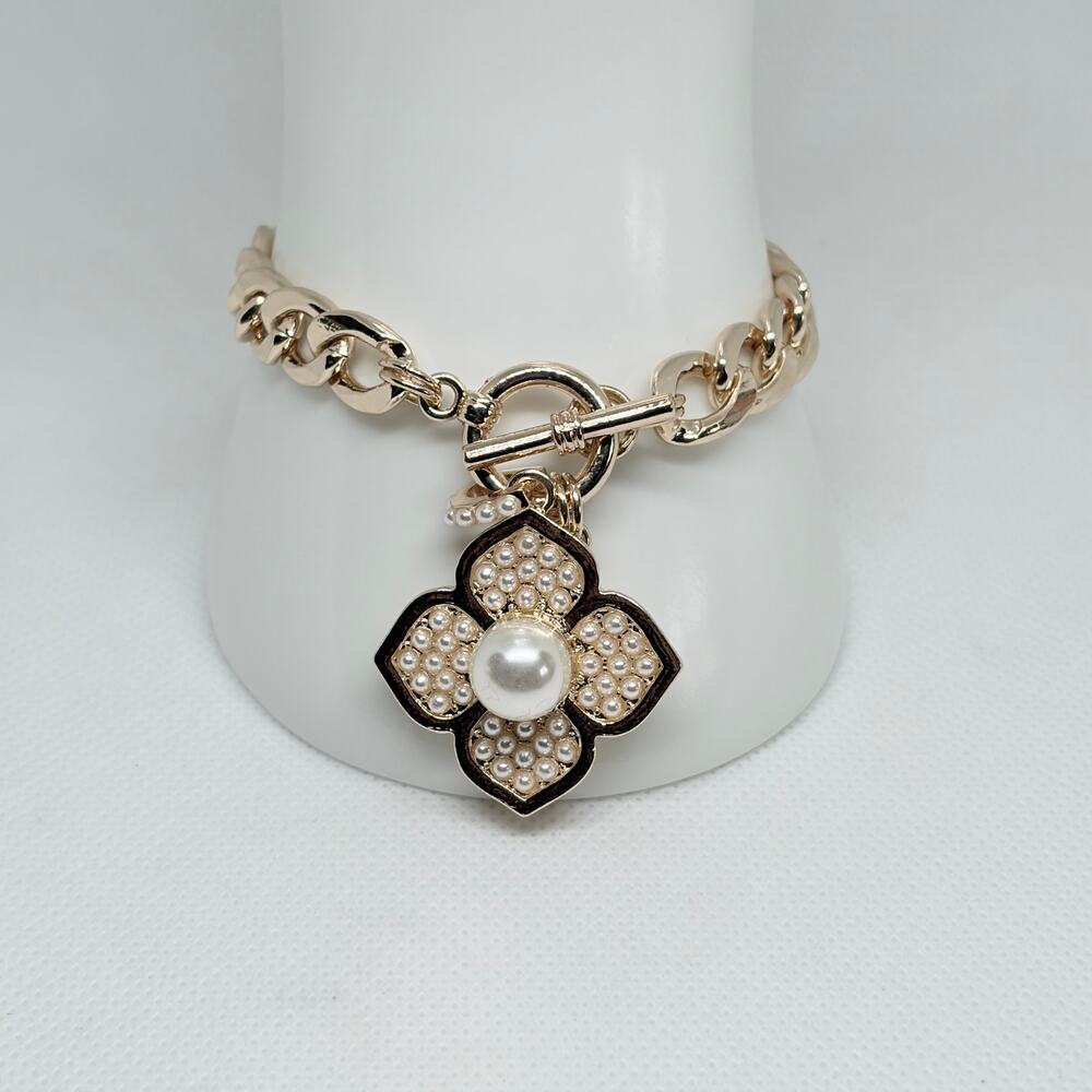 Gold Tone Chunky Curb Chain Bracelet Faux Pearl Flower Clover Charm Toggle 7"